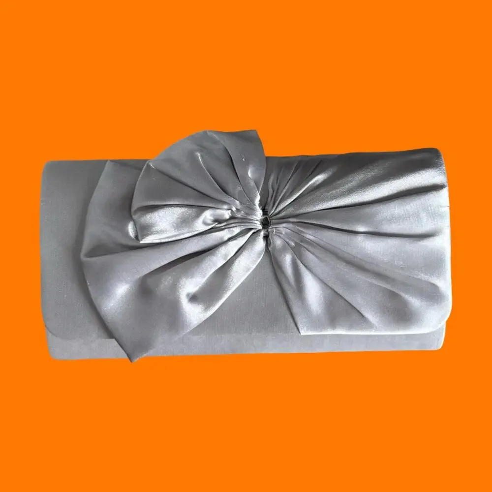 90's vintage silver satin prom bridal y2k clutch bag purse Jessica McClintock